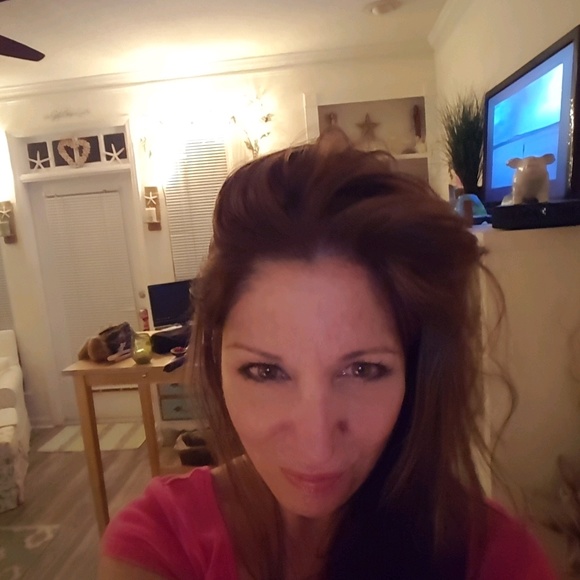 Meet your Posher, Gina - Picture 2 of 4